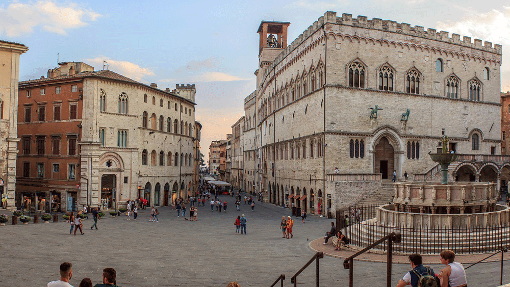 Meno negozi nei centri storici di Perugia e Terni: meno servizi, sicurezza e attrattività
